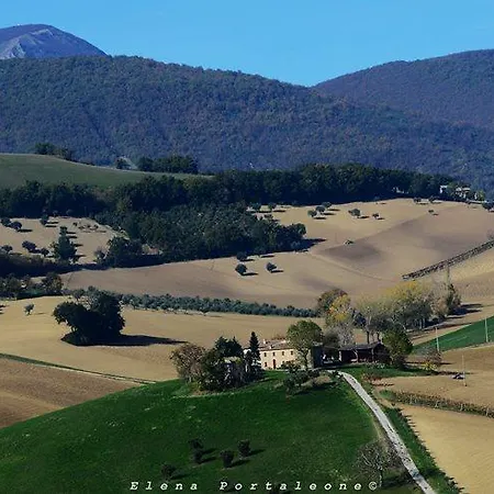 Bed and Breakfast Casale Il Cerqueto San Severino Marche Exterior foto
